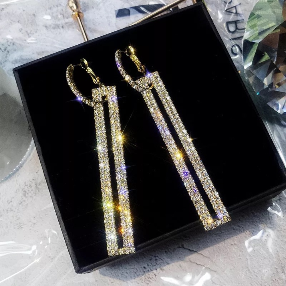 Sparkly Crystal Rhinestone Rectangle Drop Earrings - Picture 5 of 8